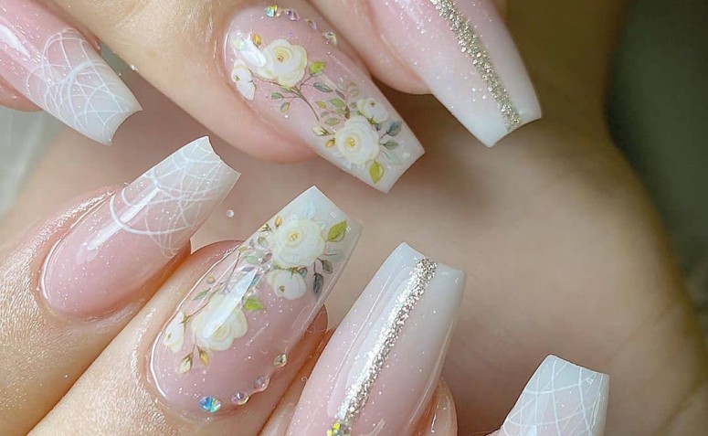 Inspirações de Nail Art Branca: Do Minimalista ao Glamouroso