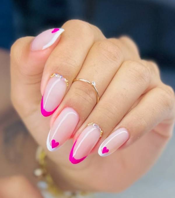 quanto custa fazer unhas decoradas rosa