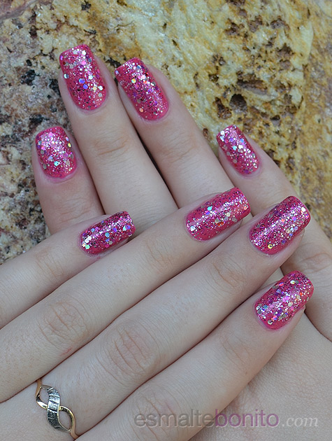 Passo a Passo: Aplicação Perfeita de Glitter Solto em Unhas de Gel Rosa