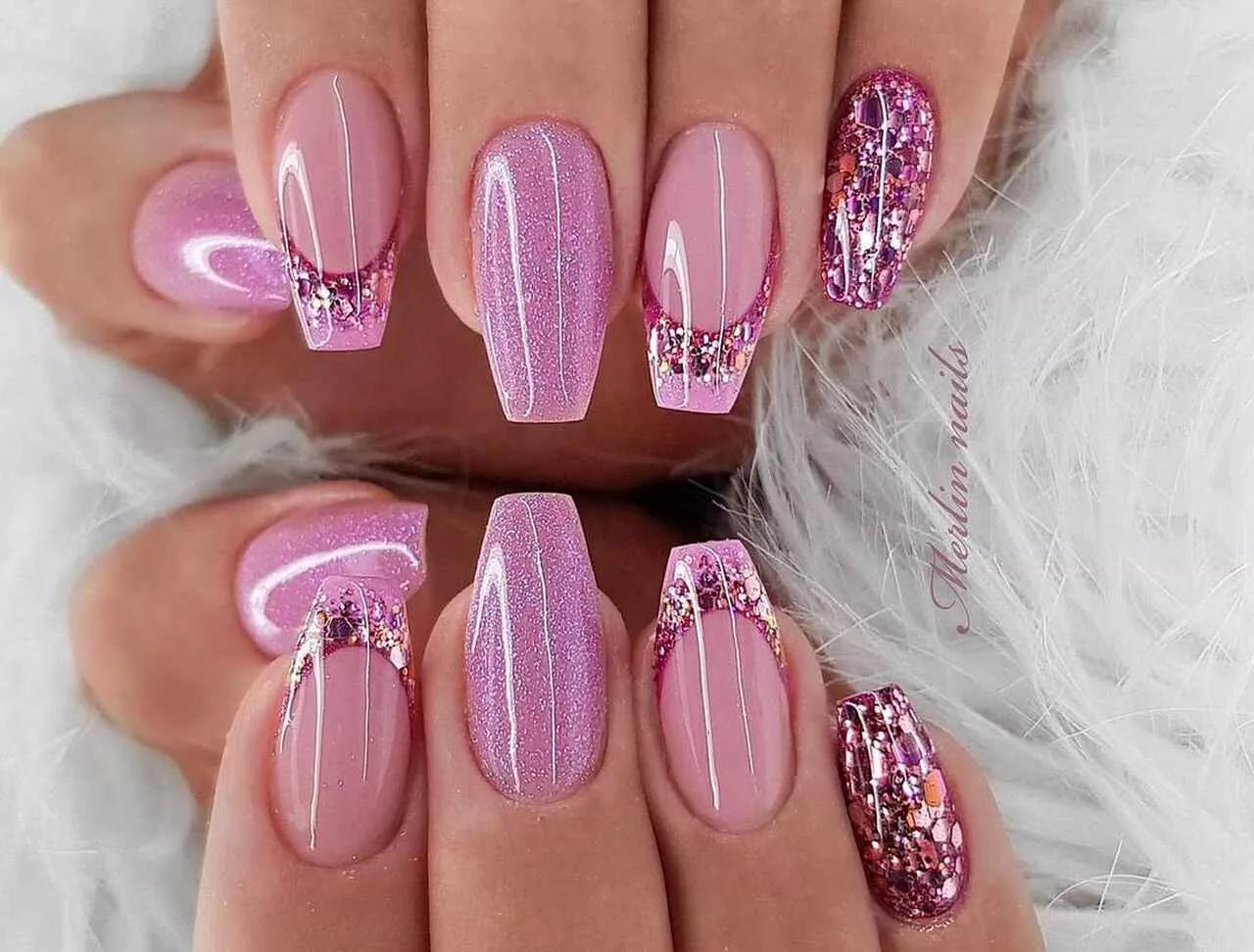Esmaltes em Gel Rosa com Glitter: As Melhores Marcas e Efeitos para 2024