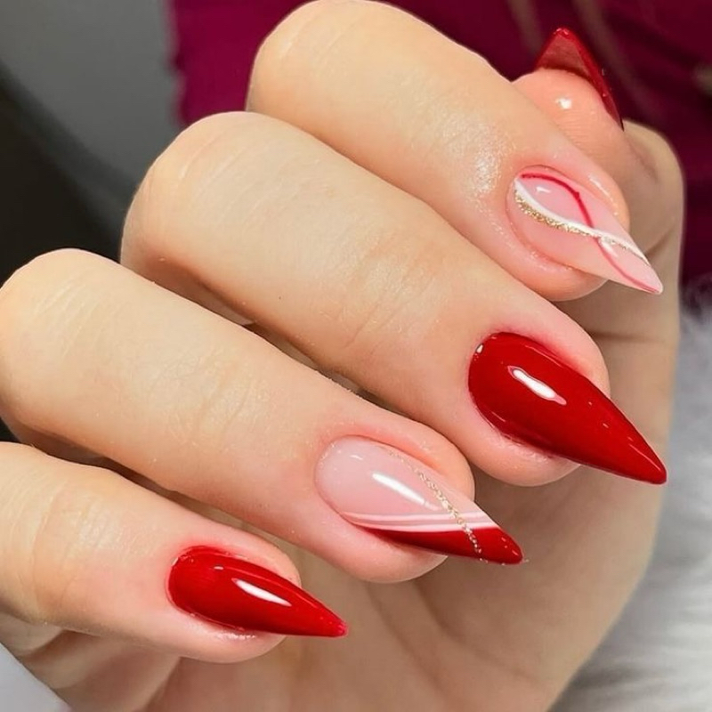 unha stiletto decorada