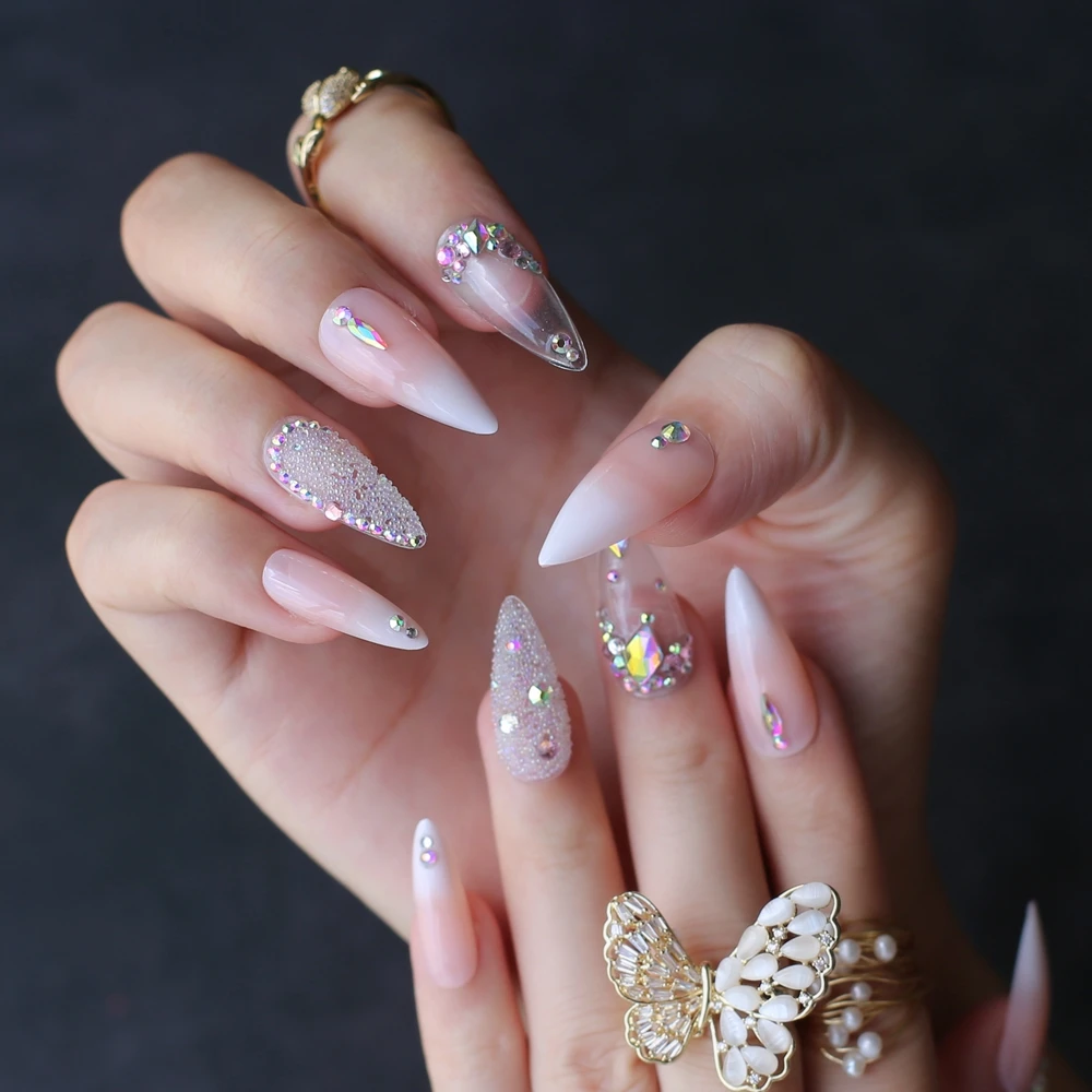 unha stiletto decorada