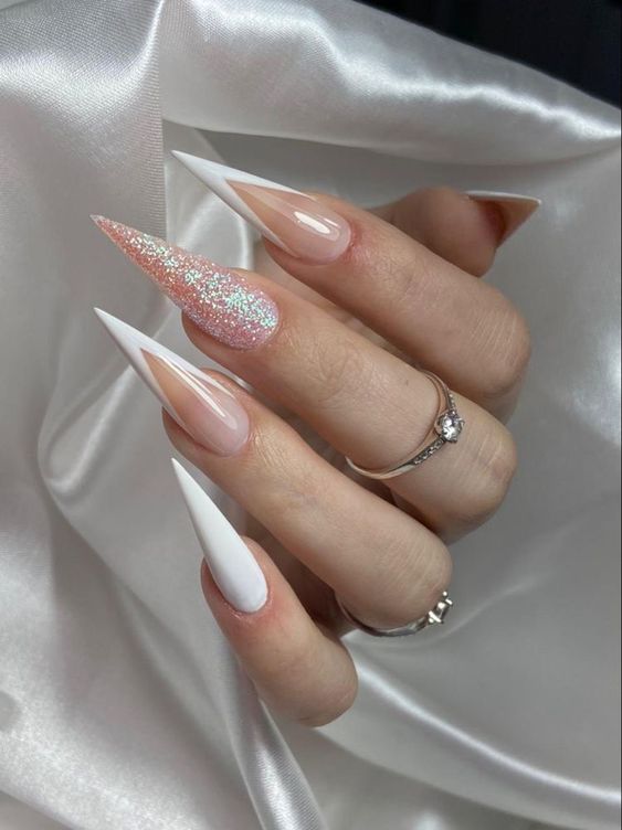 unha stiletto decorada