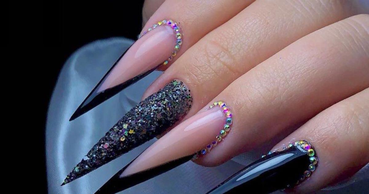 unha stiletto em gel