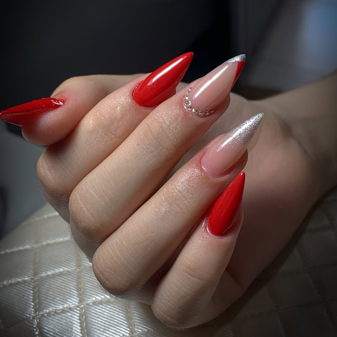unha stiletto pequena
