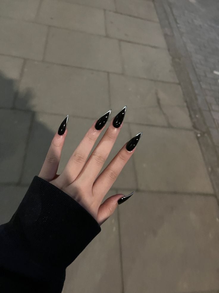 unha gel preto e branco fosca ou brilhante