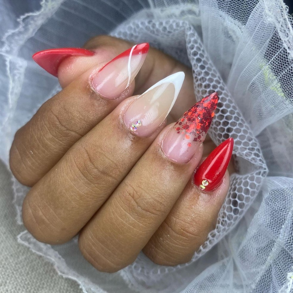 unha stiletto gel ou postiça qual a melhor