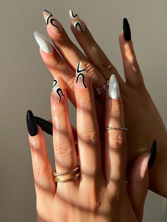nail art preto e branco