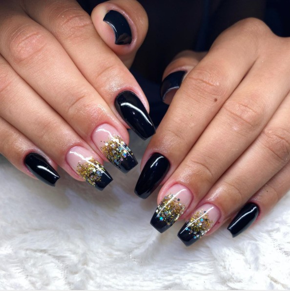 unha preta em gel nude