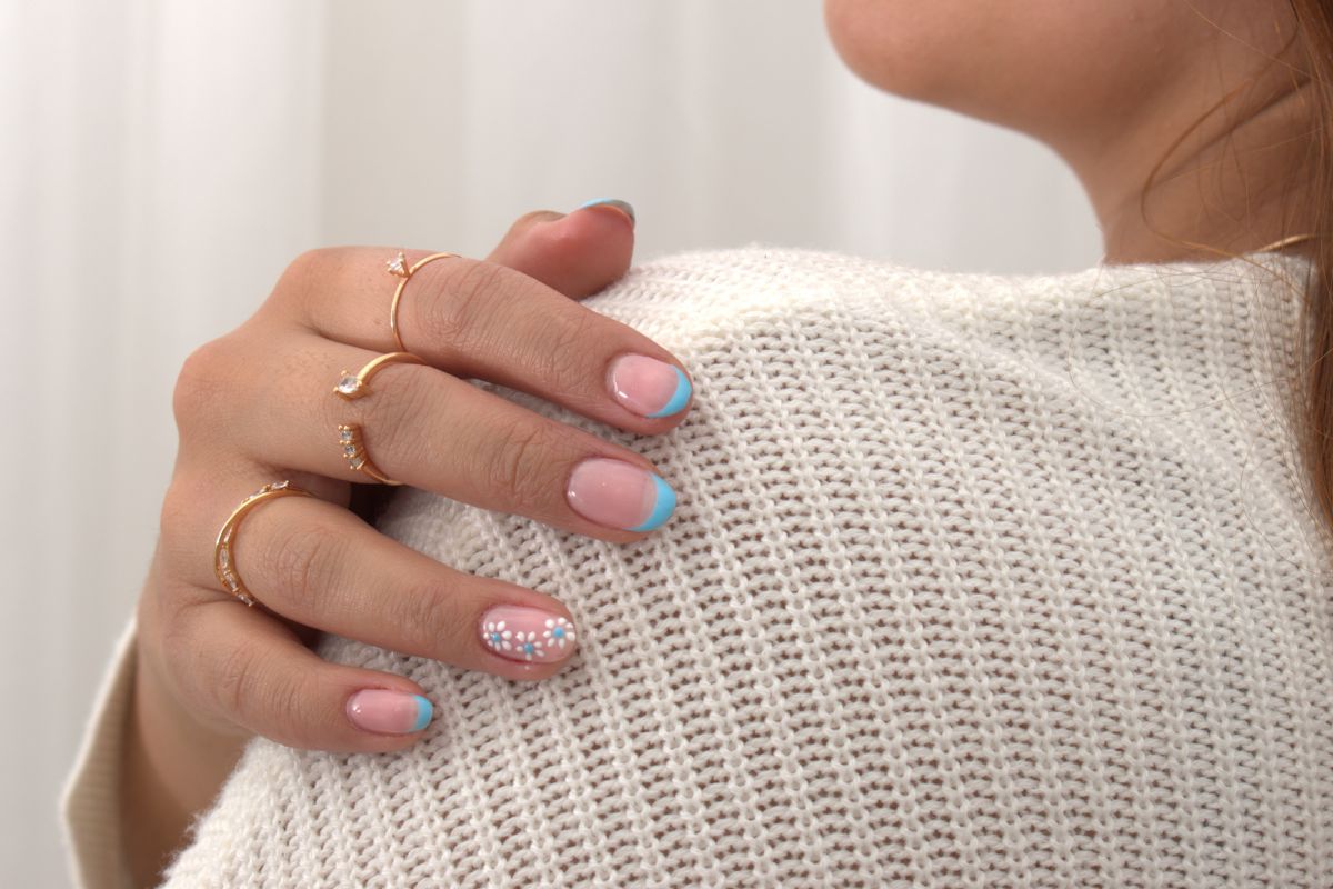 unha simples com esmalte fosco