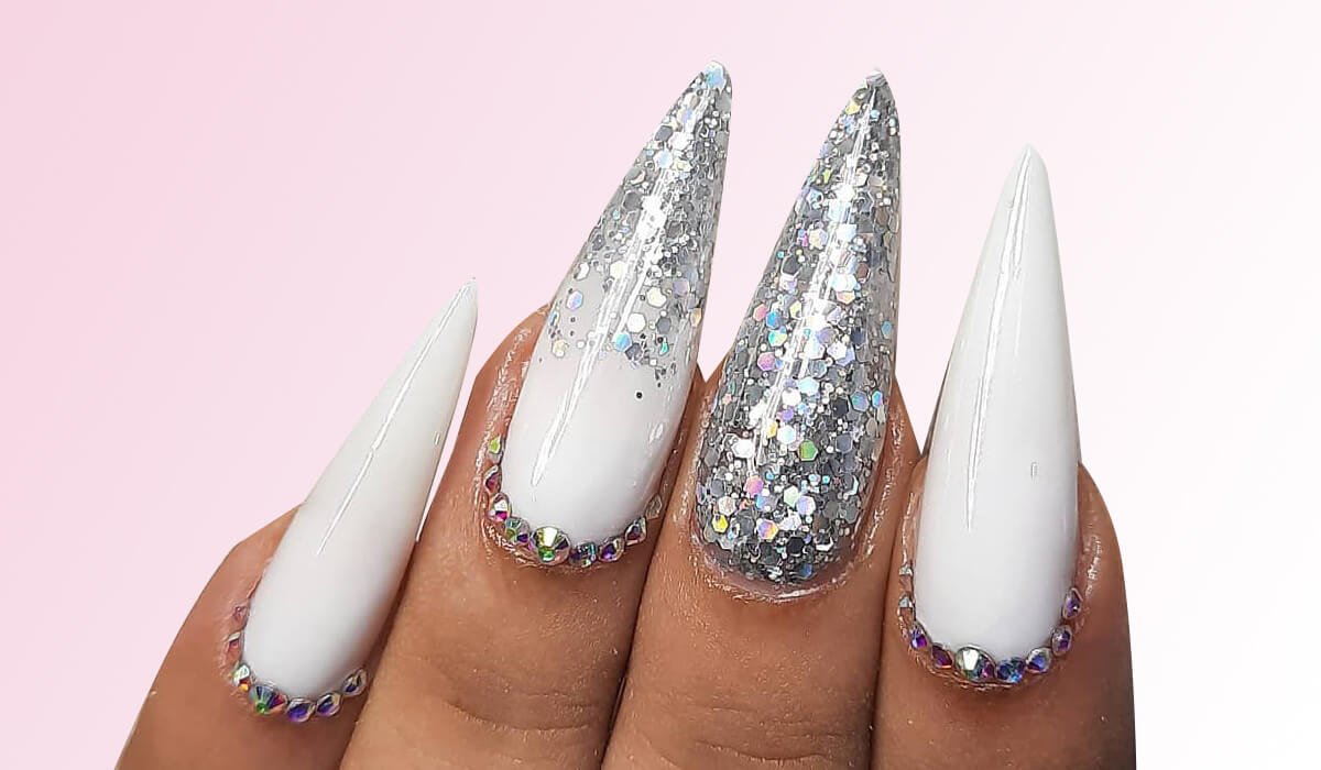 unha stiletto fosca