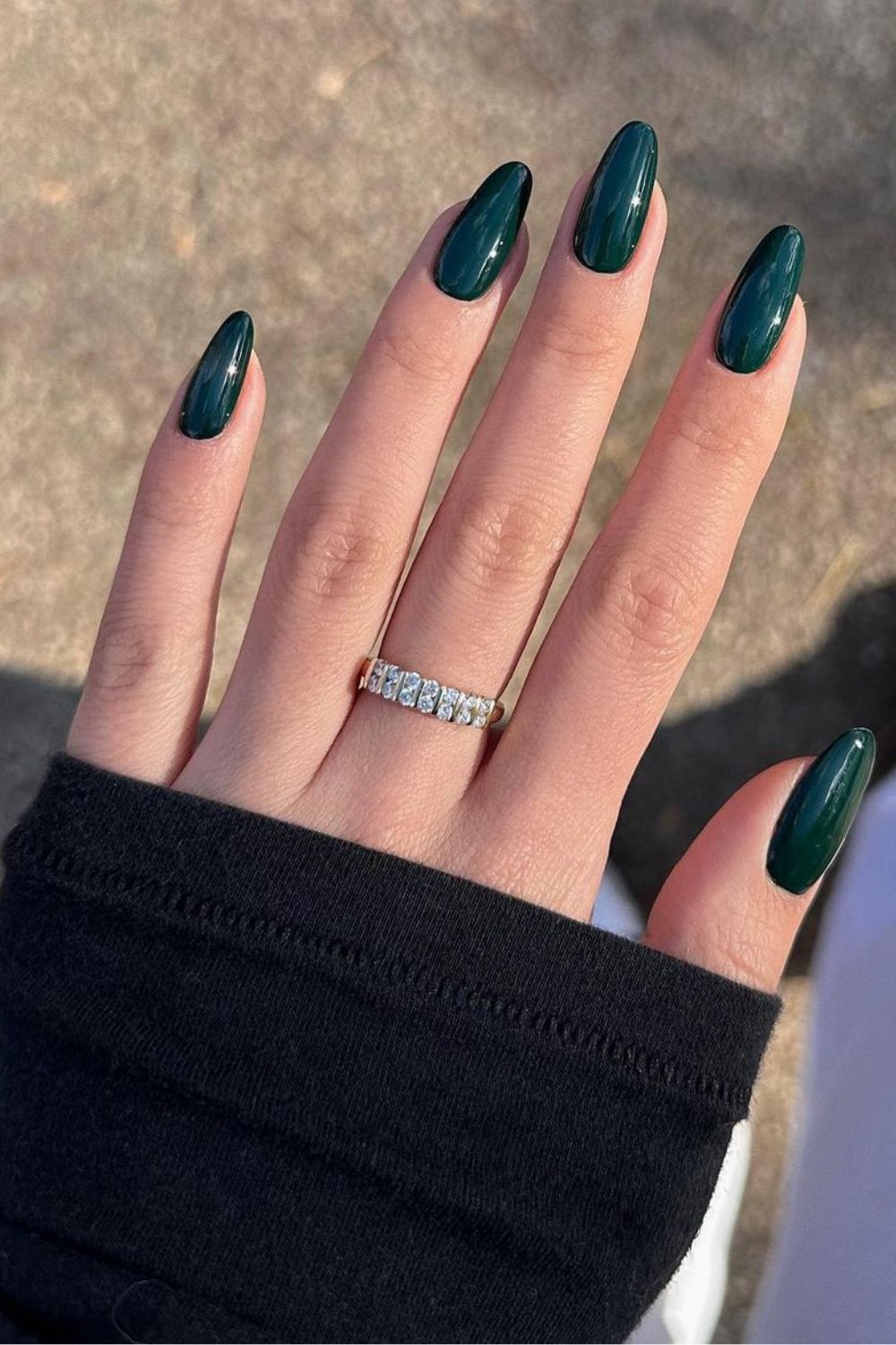 como aplicar esmalte verde escuro sem manchar