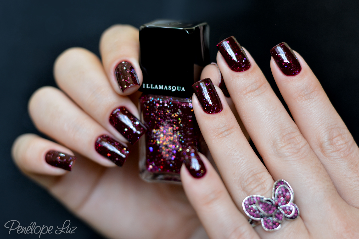 unha vinho com glitter moderno