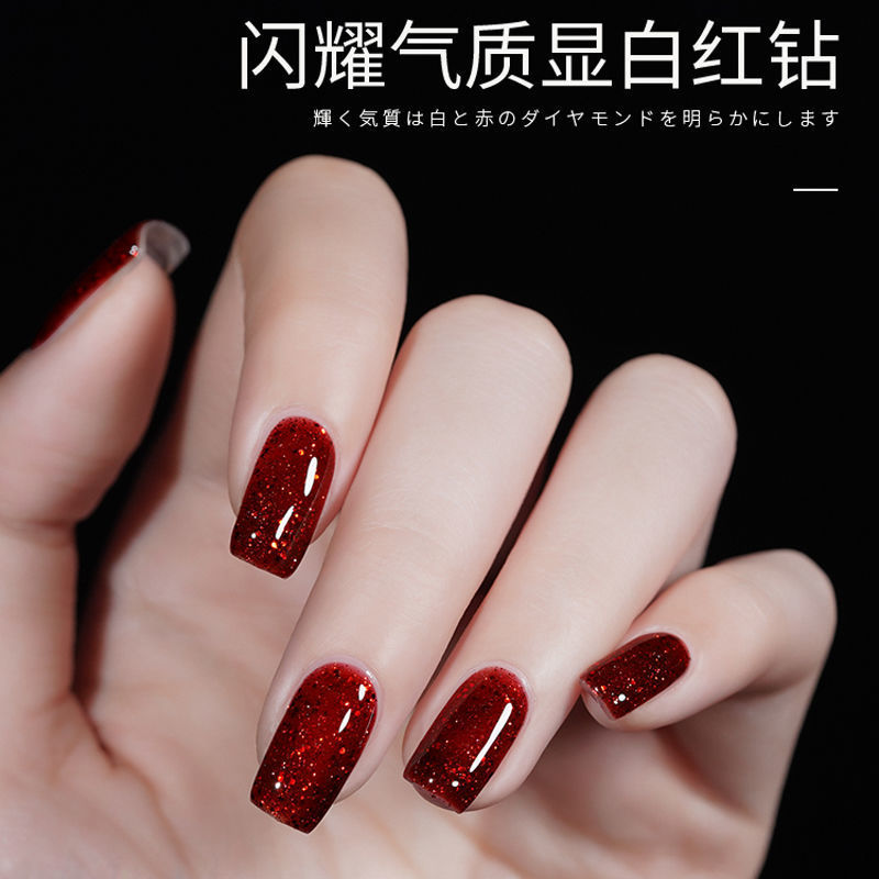 unha vinho com glitter e esmalte bordô