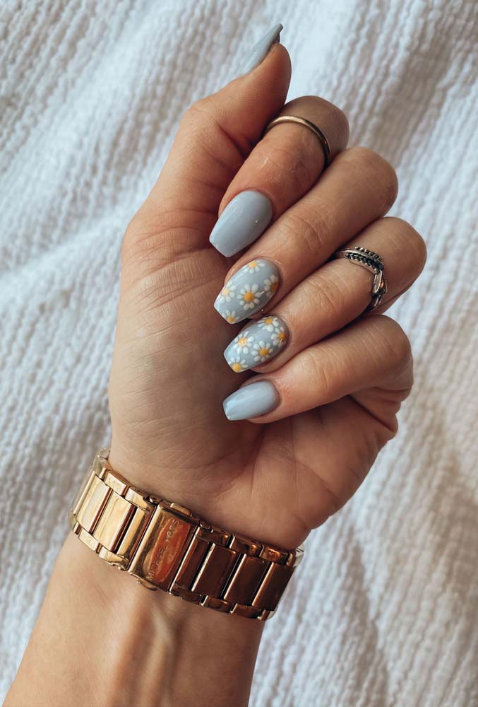 ideias de unhas azuis decoradas para festas