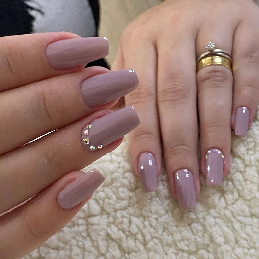 tendências unhas claras