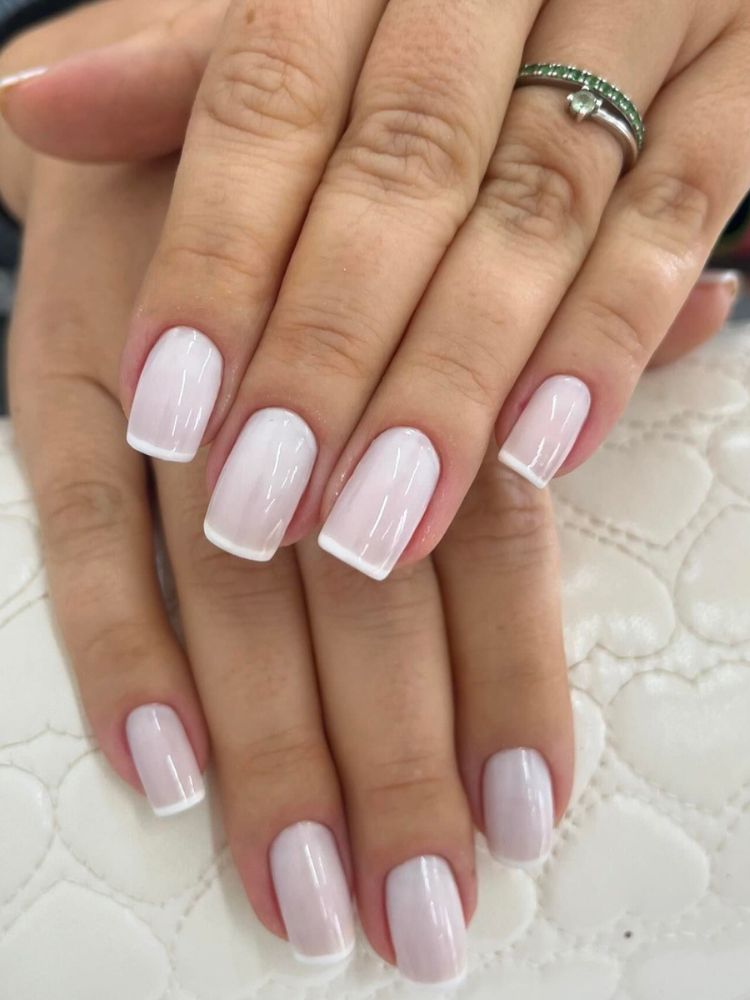 esmaltes claros elegantes