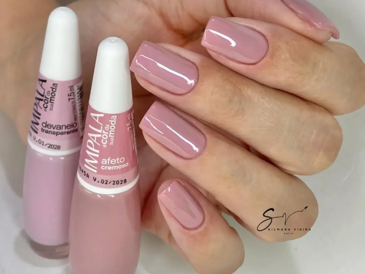 unhas claras decoradas estilo francesinha moderna