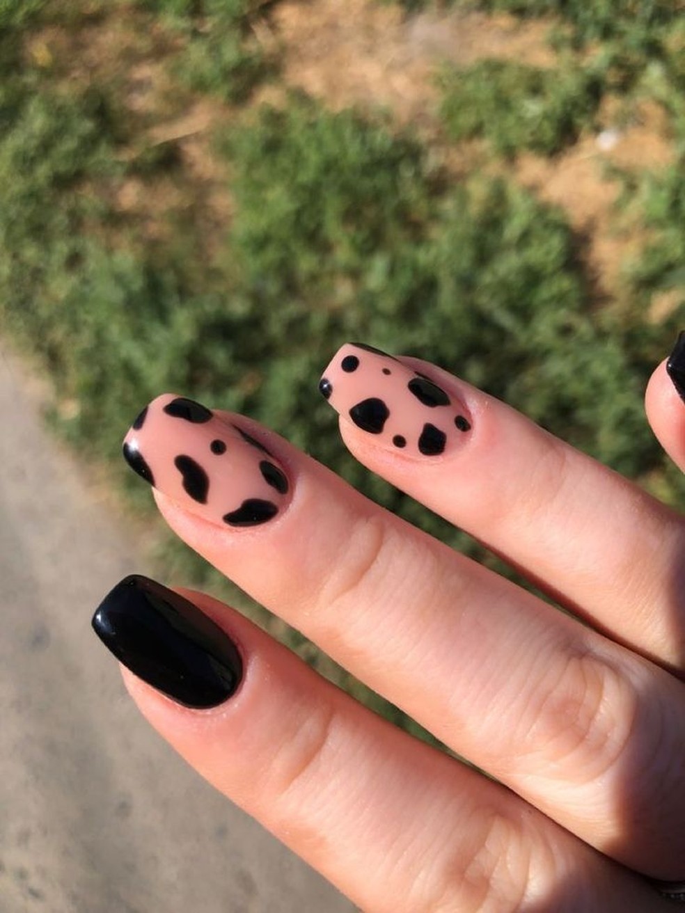 erros comuns ao fazer unhas de gel pretas