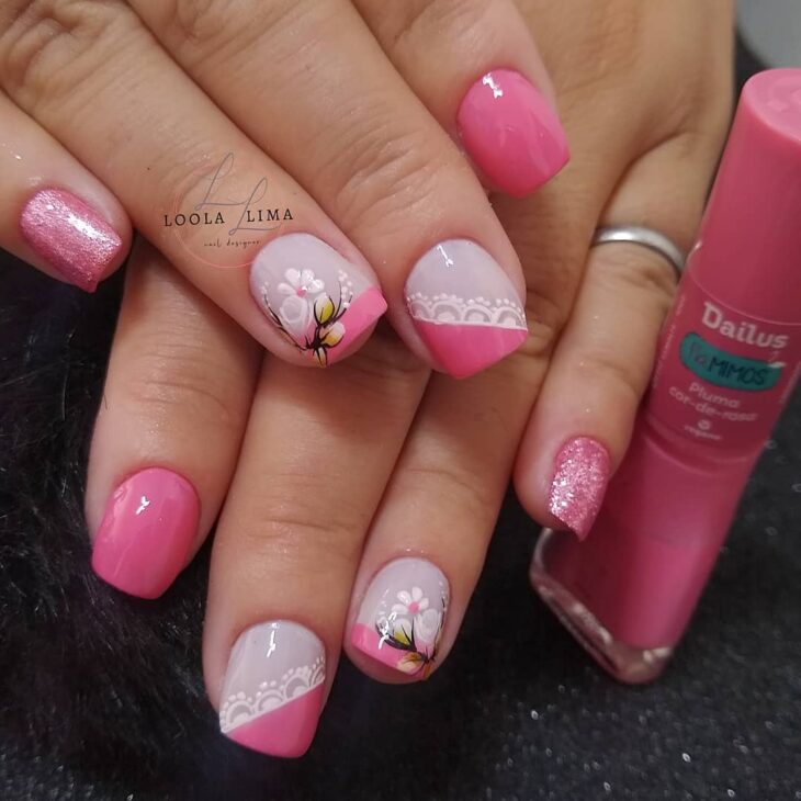 Tendências de Nail Art Rosa com Glitter e Pedrarias
