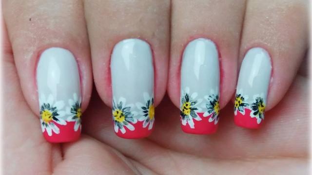 Pedrarias e joias de unha: como aplicar e para quais ocasiões