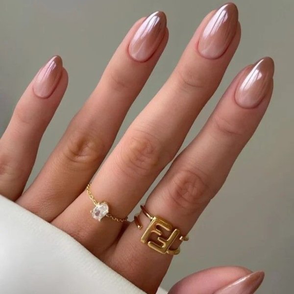 unhas almond neutras