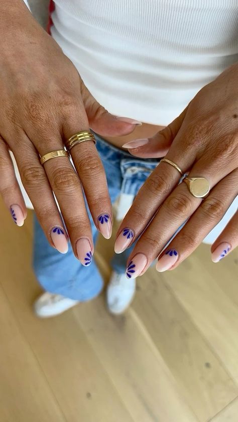 como fazer unhas decoradas azul com glitter passo a passo