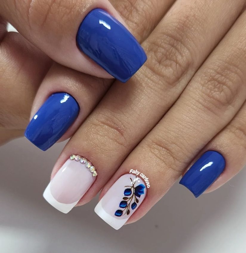 inspirações unhas decoradas azul bebê com flores