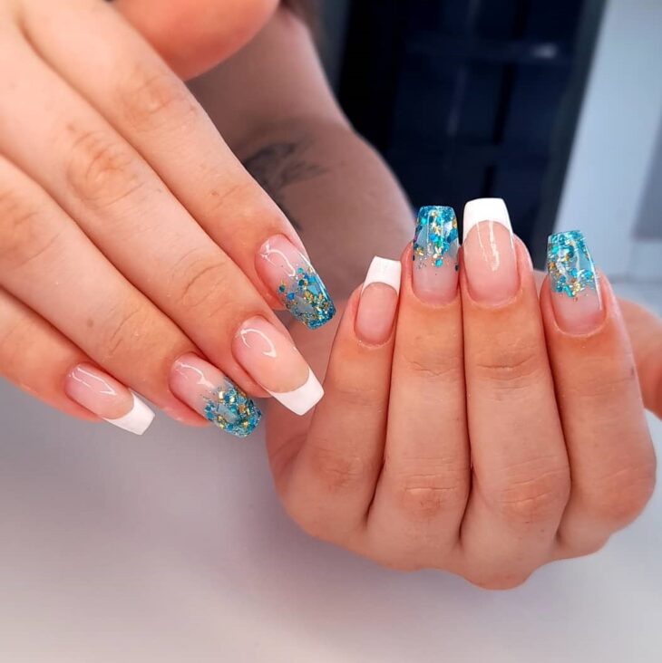 quanto custa fazer unhas decoradas azul turquesa