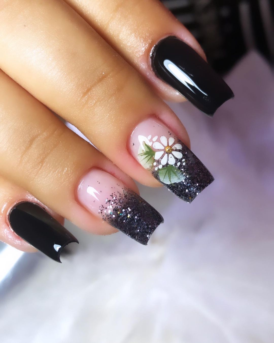 inspiração unhas decoradas em gel preta