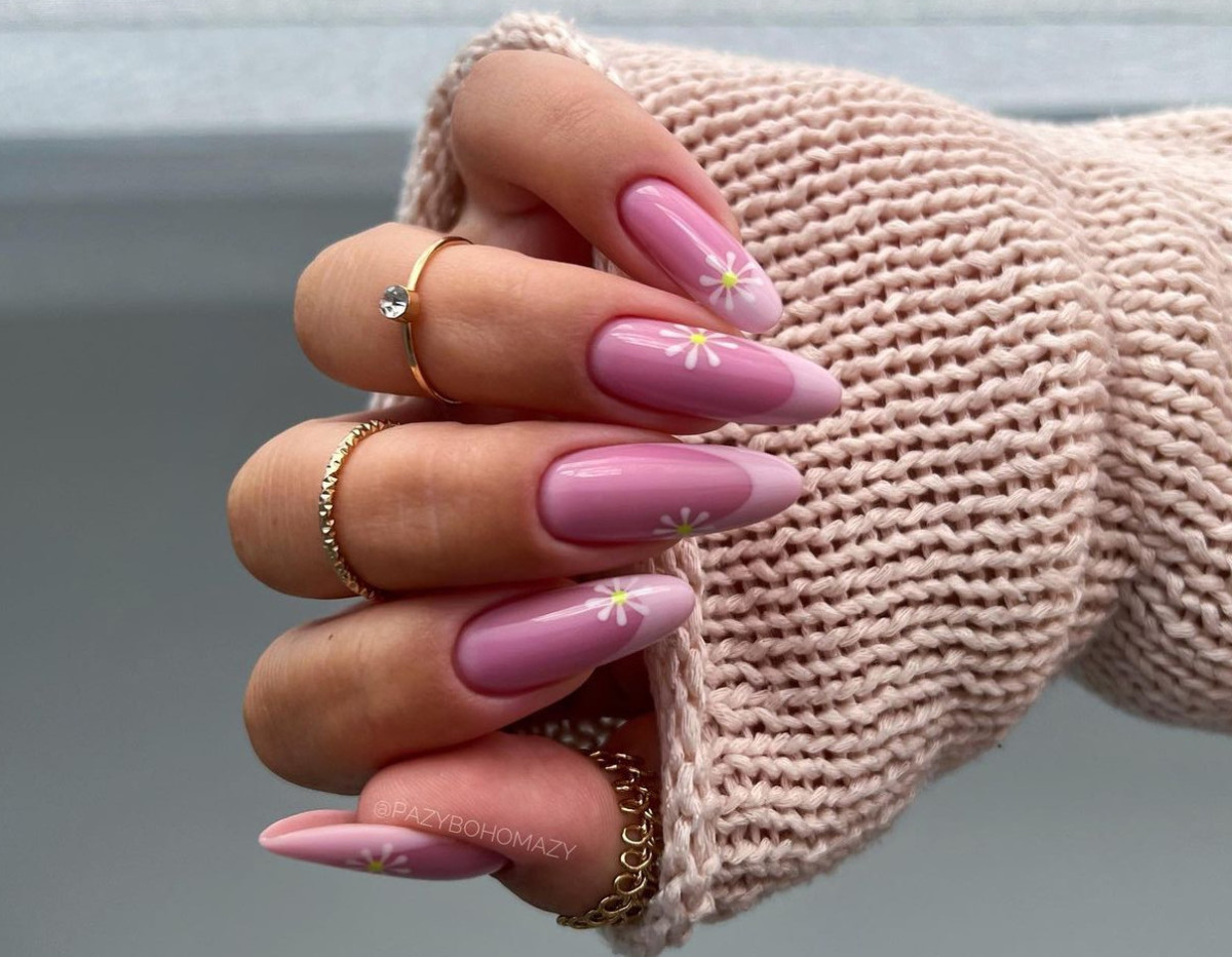 unhas decoradas flores que não duram