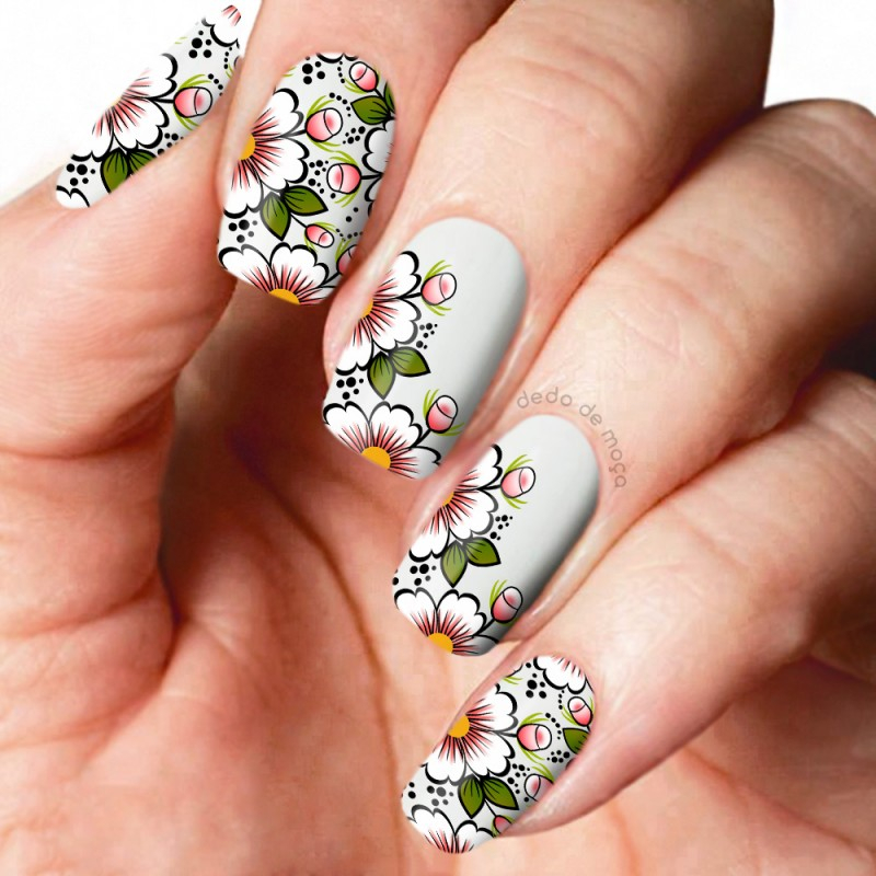 unhas decoradas flores adesivo ou pintadas
