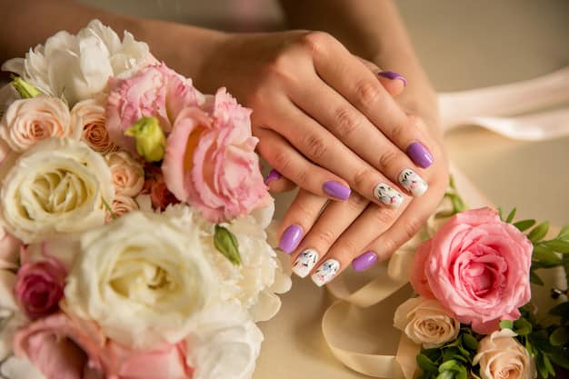 adesivo ou pintura unhas flores qual melhor