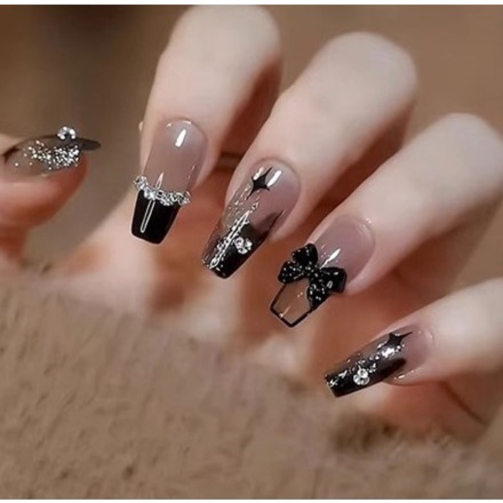 inspiração unhas pretas decoradas lindas