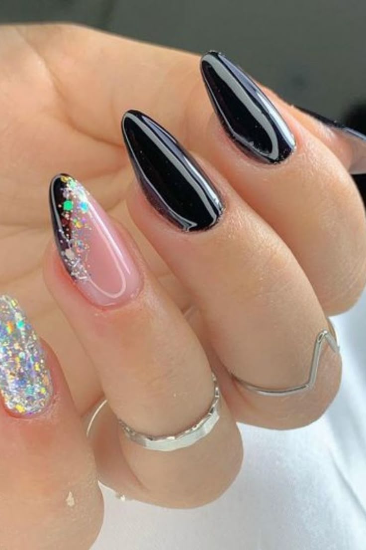 unhas pretas decoradas vs unhas vermelhas decoradas