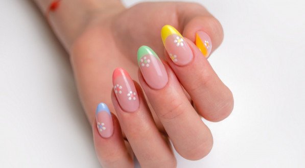 francesinha em unhas redondas
