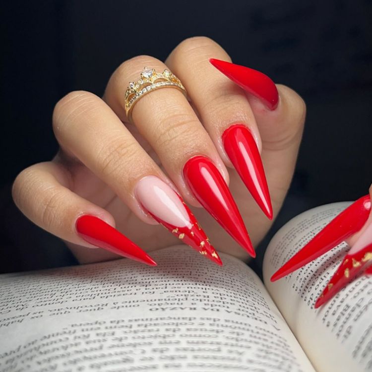 como fazer unhas vermelhas com glitter dourado em casa