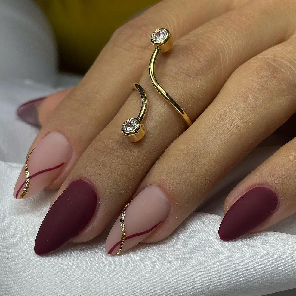 inspiração unhas decoradas vinho