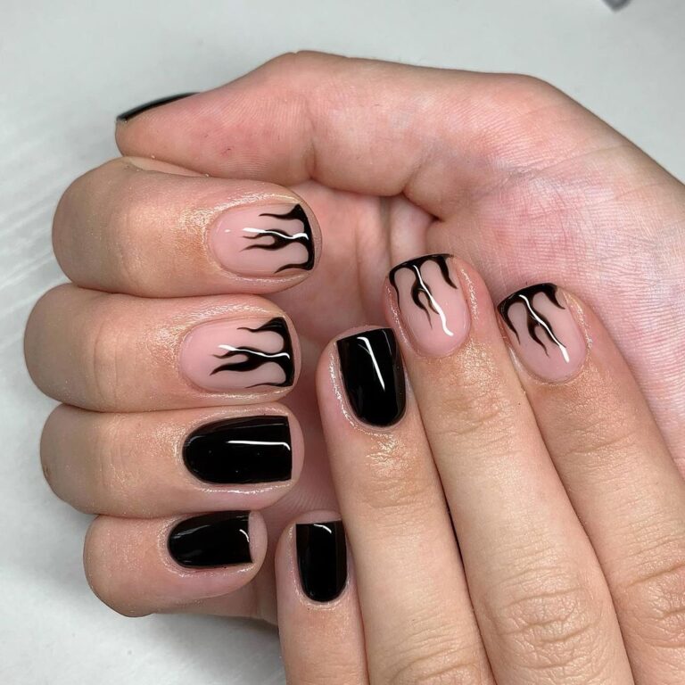 inspiração unhas em gel pretas com glitter