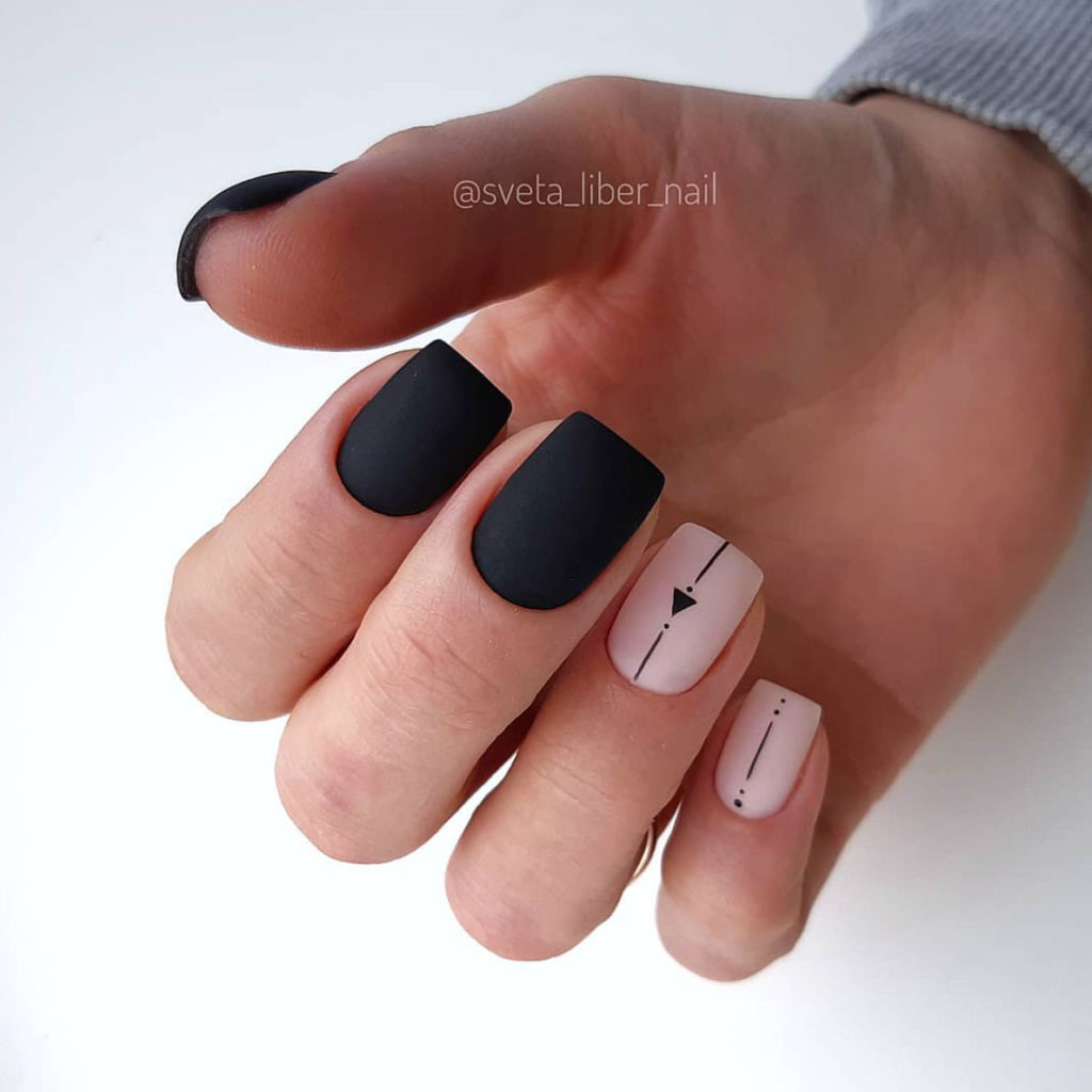 unhas em gel preta