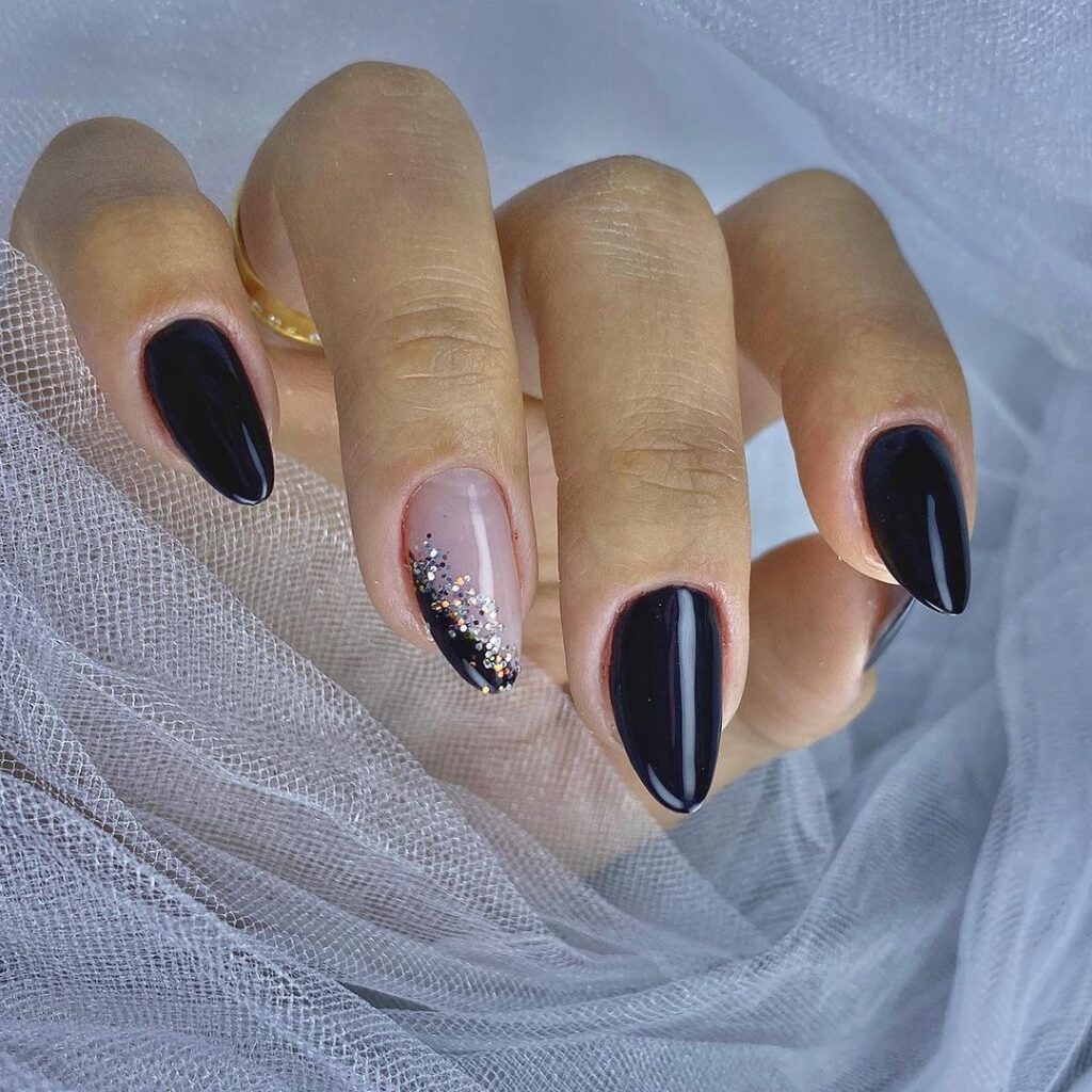 unhas em gel preta