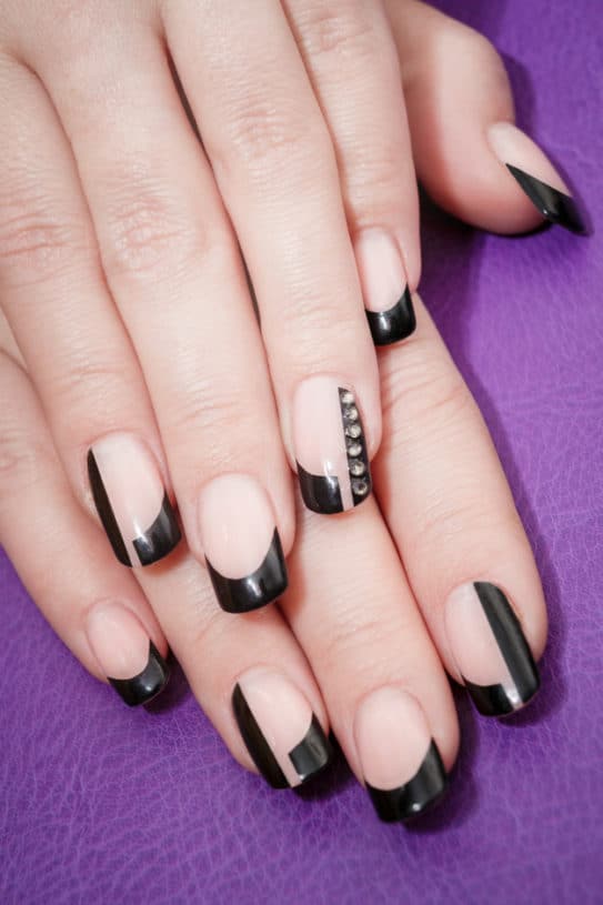 inspiração unhas em gel pretas com glitter
