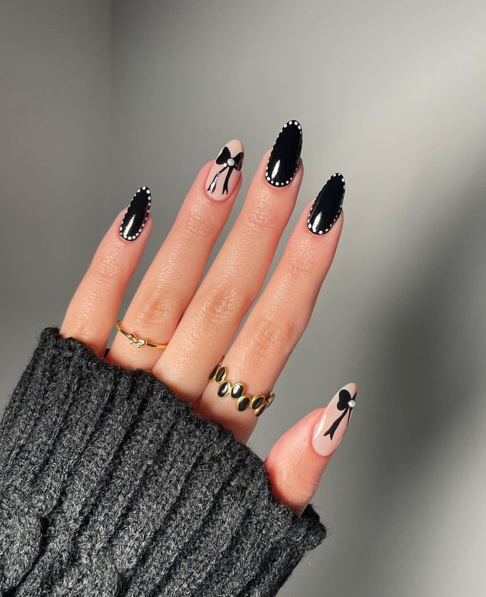 erros comuns ao fazer unhas em gel pretas em casa