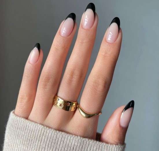 unhas em gel pretas vs. unhas em gel vermelhas
