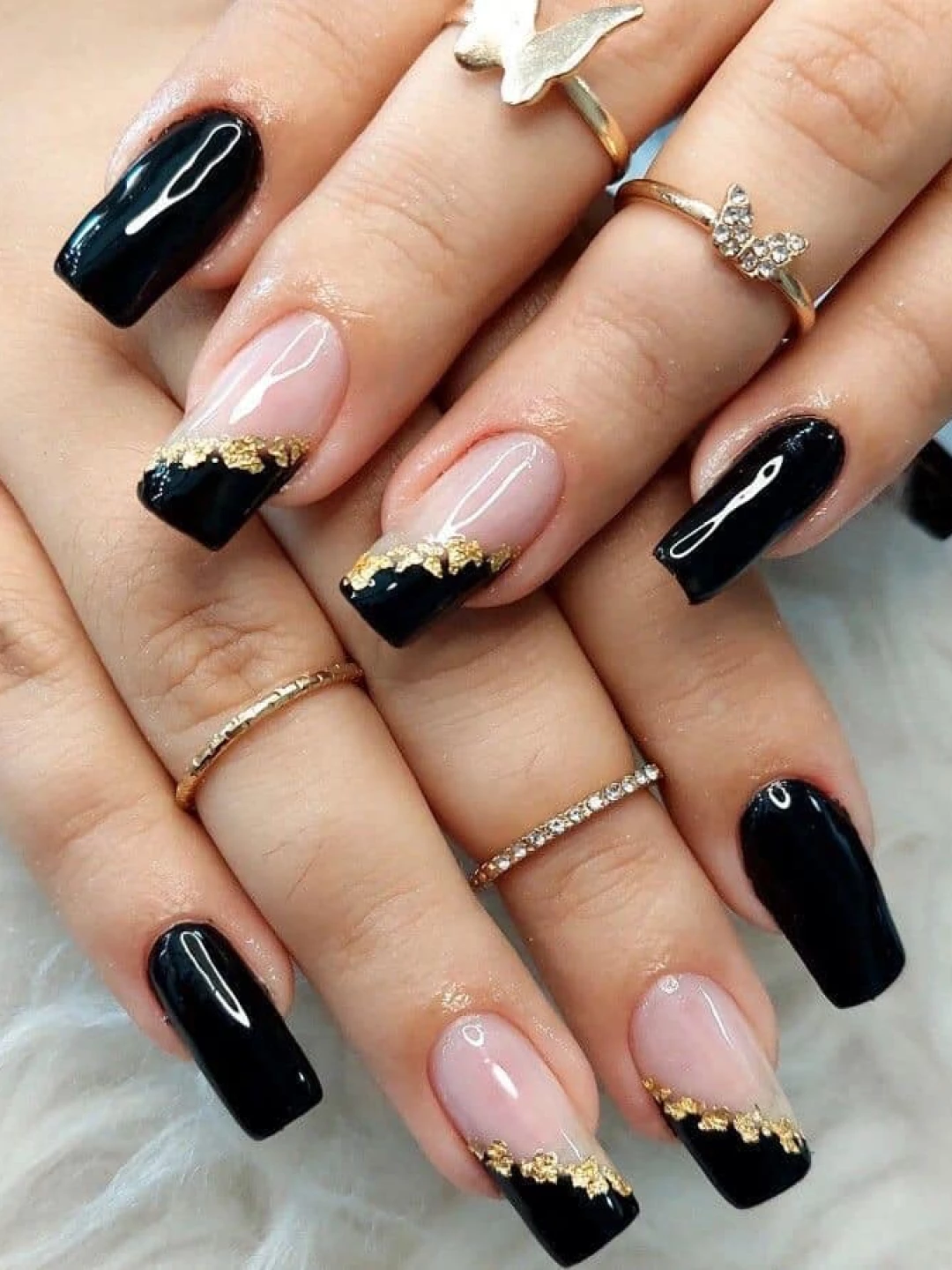 unhas pretas com glitter para formatura
