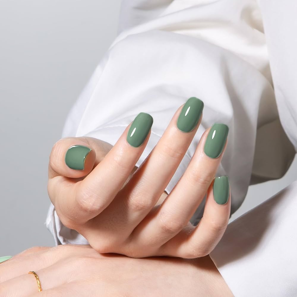 unhas em gel verde menta
