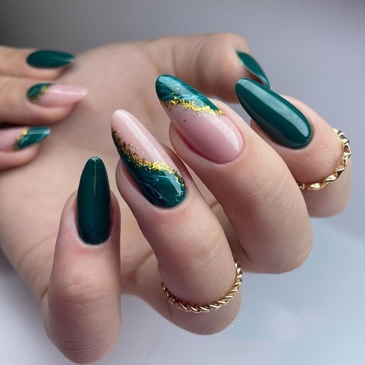 unhas em gel verde neon