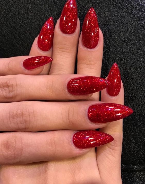 unhas em gel vermelhas com glitter ousadas