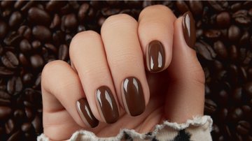 unha marrom fosca vs brilhante qual escolher