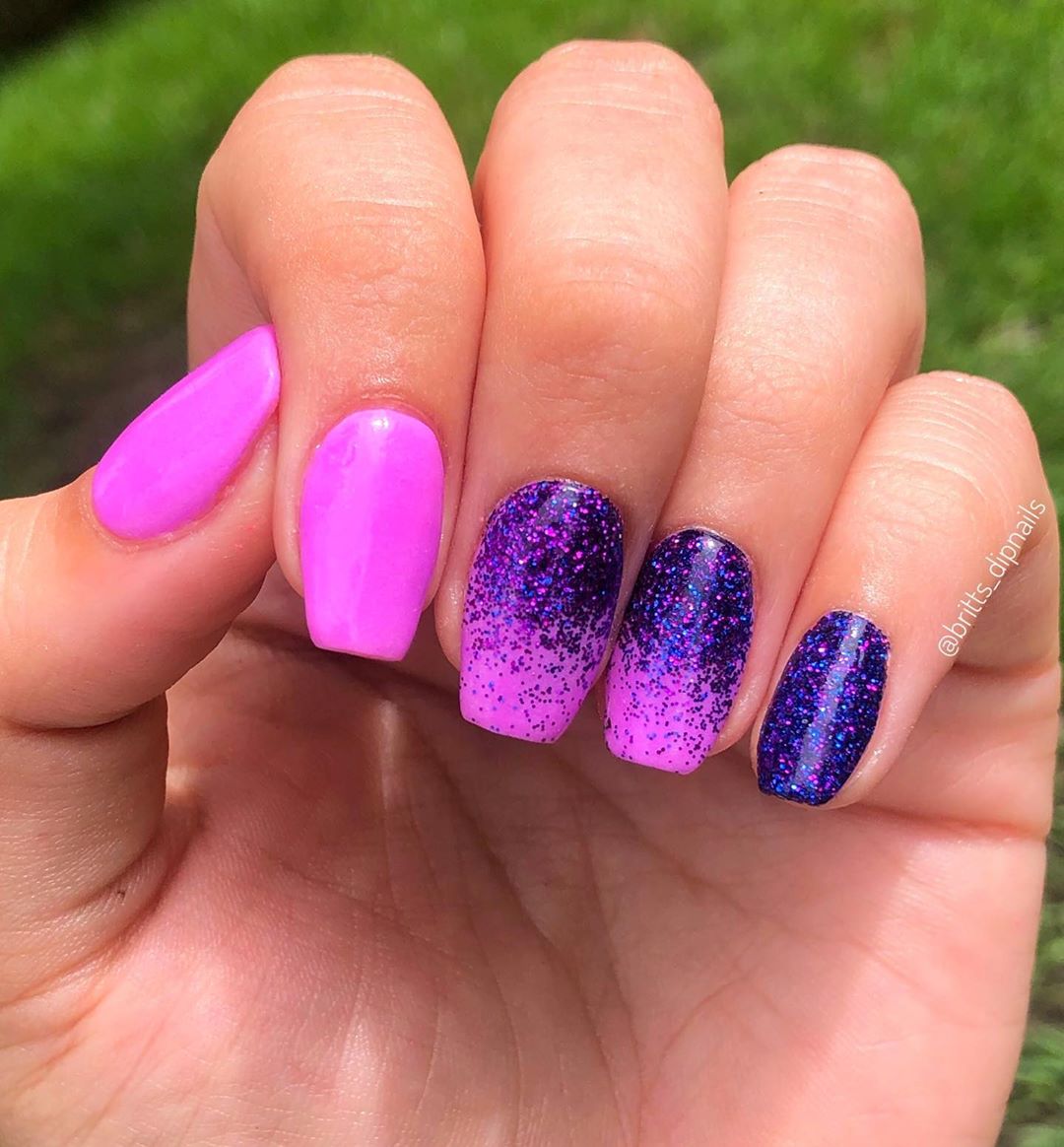 unhas neon com glitter fosco